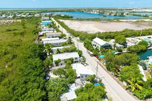 7 Barcelona Dr, Big Coppitt, FL 33040 - Photo 2