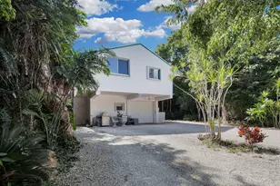 323 Bayview Ave, Key Largo, FL 33037 - Photo 1