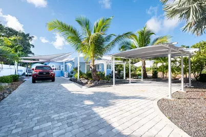 172 Pearl Avenue, Tavernier, FL 33070 - Photo 2