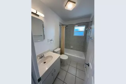 435 Collins Street #Upstairs Only, Key Largo, FL 33037 - Photo 6