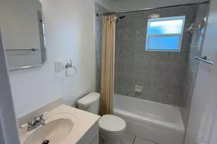 435 Collins Street #Upstairs Only, Key Largo, FL 33037 - Photo 6