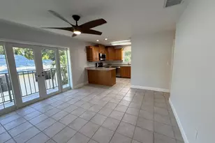 435 Collins Street #Upstairs Only, Key Largo, FL 33037 - Photo 8