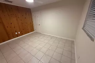 435 Collins Street #Upstairs Only, Key Largo, FL 33037 - Photo 2