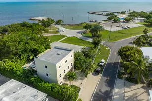 110 Dove Creek Dr, Tavernier, FL 33070 - Photo 2