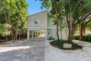 201 Harbor Dr, Tavernier, FL 33036 - Photo 2