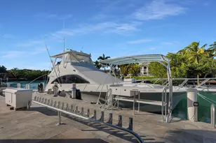 232 W Seaview Dr, Duck Key, FL 33050 - Photo 22