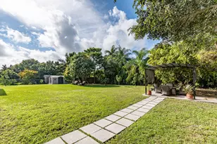 27260 SW 167th Ct, Homestead, FL 33030 - Photo 4