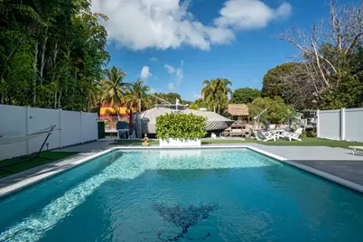 309 Woods Avenue, Tavernier, FL 33070 - Photo 12