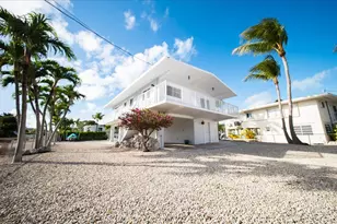 203 Bessie Rd, Tavernier, FL 33070 - Photo 2