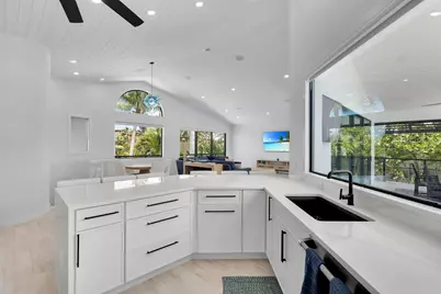 362 E Seaview Drive, Duck Key, FL 33050 - Photo 38