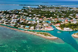 210 W Seaview Cir, Duck Key, FL 33050 - Photo 16