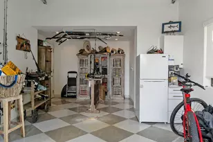 210 W Seaview Cir, Duck Key, FL 33050 - Photo 4