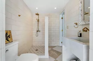 210 W Seaview Cir, Duck Key, FL 33050 - Photo 44