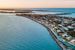 210 W Seaview Cir, Duck Key, FL 33050 - Photo 74