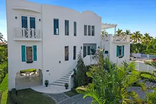 317 E Seaview Dr, Duck, FL 33050 - Photo 2