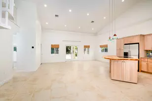 118 1st St, Key Largo, FL 33037 - Photo 4