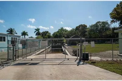 271 Ryan Avenue, Key Largo, FL 33037 - Photo 16