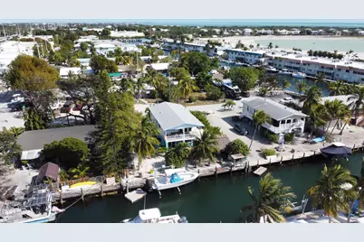 305 50th Street Ocean, Marathon, FL 33050 - Photo 1