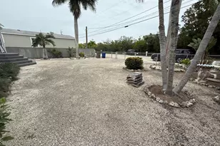 220 Taylor Dr, Key Largo, FL 33037 - Photo 2