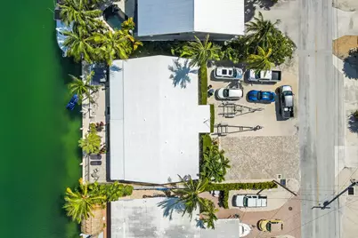 410 10th Street, Key Colony Beach, FL 33051 - Photo 38