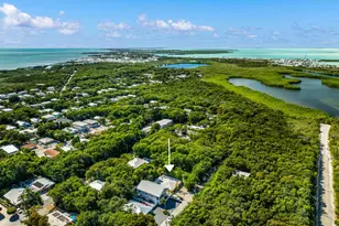 129 Artic Ave, Tavernier, FL 33070 - Photo 2