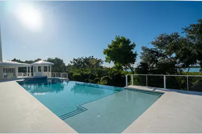 81486 Overseas Highway, Upper Sugarloaf Key, FL 33036 - Photo 8