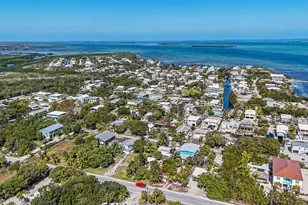 30950 Witters Ln, Big Pine, FL 33043 - Photo 28