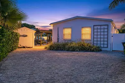 1127 Gulfstream Lane, Key Largo, FL 33037 - Photo 1