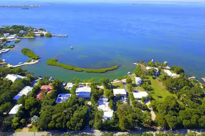 120 E Shore Drive, Key Largo, FL 33037 - Photo 2