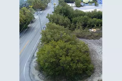 27460 W Indies Drive, Lower Sugarloaf Key, FL 33042 - Photo 2