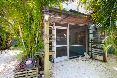 273 Loeb Avenue, Key Largo, FL 33037 - Photo 2