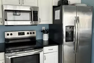 200 Plantation Dr, Tavernier, FL 33070 - Photo 10