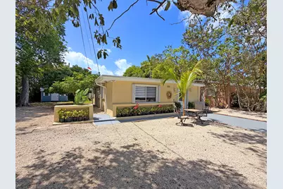 158 Pearl Avenue, Upper Sugarloaf Key, FL 33070 - Photo 2