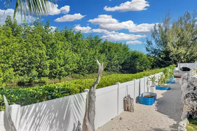169 Venetian Way, Upper Sugarloaf Key, FL 33070 - Photo 64