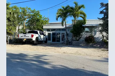 174 W Avenue C, Key Largo, FL 33037 - Photo 1