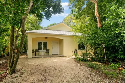 13 Bonita Avenue, Key Largo, FL 33037 - Photo 1
