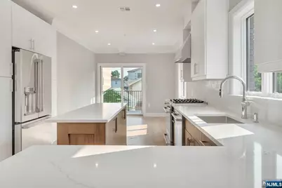475 Oakdene Avenue 2 #2, Cliffside Park, NJ 07010 - Photo 10