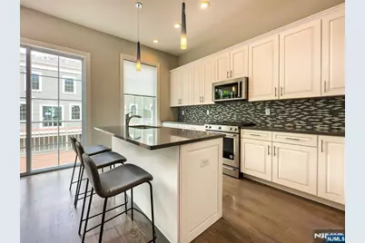 14 Parkside Lane, Teaneck Township, NJ 07666 - Photo 6