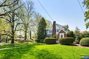 746 Queen Anne Rd, Teaneck Township, NJ 07666 - Photo 2