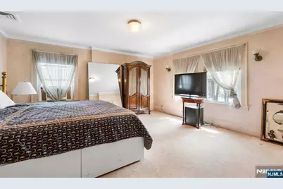 746 Queen Anne Road, Teaneck Township, NJ 07666 - Photo 18