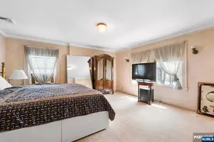 746 Queen Anne Rd, Teaneck Township, NJ 07666 - Photo 18