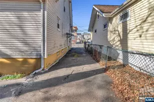 184 Sunset Ave, Newark, NJ 07106 - Photo 22