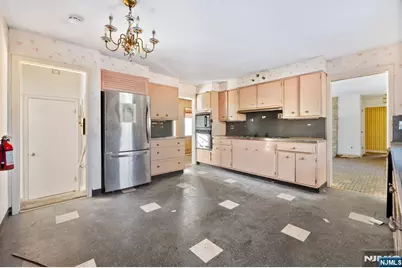 20 Hidden Glen Road, Upper Saddle River, NJ 07458 - Photo 2