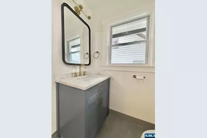 14 Roosevelt Avenue, East Orange, NJ 07017 - Photo 20