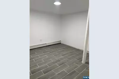 1041 Hunterdon Street, Newark, NJ 07112 - Photo 20