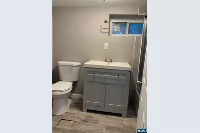 1041 Hunterdon Street, Newark, NJ 07112 - Photo 22