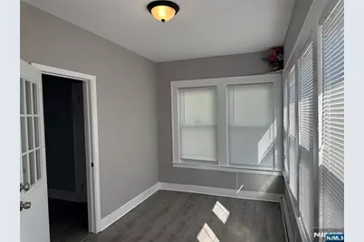 1041 Hunterdon Street, Newark, NJ 07112 - Photo 4