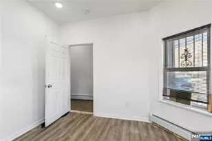 27 Winans Ave, Newark, NJ 07108 - Photo 4