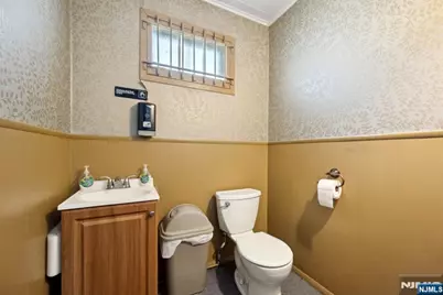 77 Maple Avenue, Wallington, NJ 07057 - Photo 8