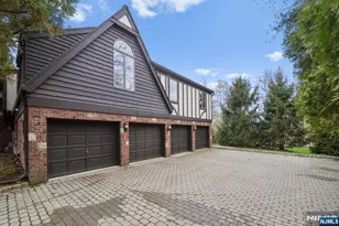 325 Fern Dell St, Upper Saddle River, NJ 07458 - Photo 34